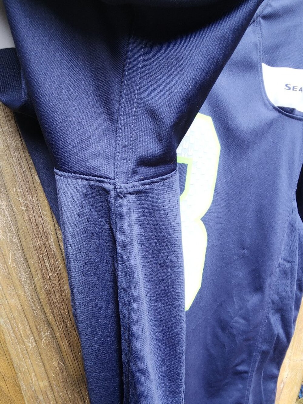 EUC Seahawks Authentic Men's L Nike Jersey Wilson #3 Seattle - Picture 11 of 16